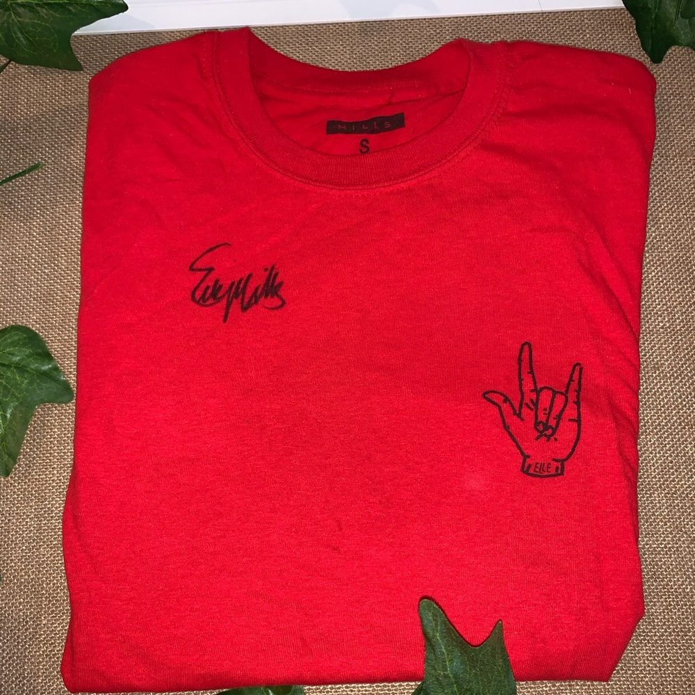 Elle mills SIGNED  merch! ❤️